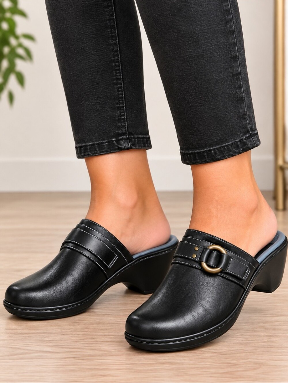 Clarks Y2K Classic Revival Leather Brass Ring Buckle Comfort Mule Clog 8.5M